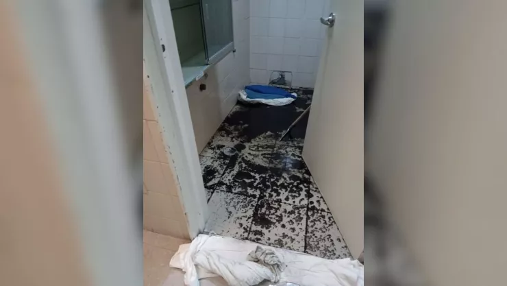 Inundación en hospital de Tláhuac: lluvias colapsan drenaje de urgencias