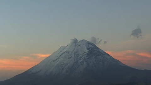 Volcán Popocatépetl registra dos SISMOS y exhalaciones hoy