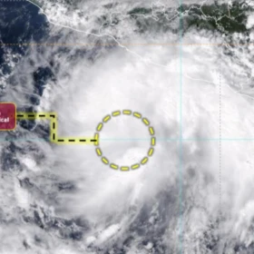 Tormenta tropical Simón amenza con ser huracán mayor frente a México