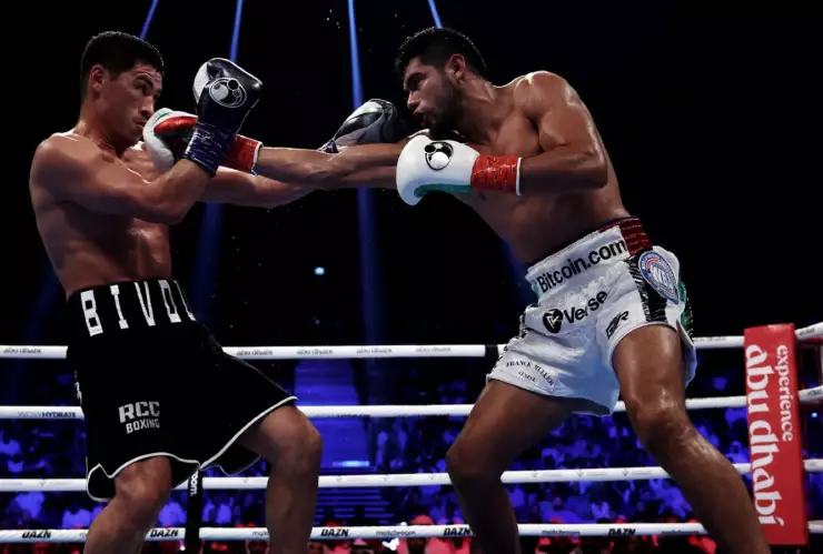 dmitry bivol le gana al zurdo ramirez pelea