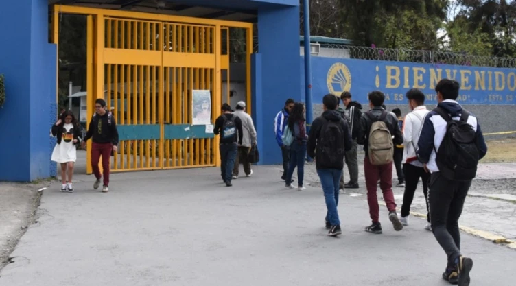 Agresión CCH Oriente: Alumna de 19 años fue atacada cerca Puerta 3 y crece presión por paro