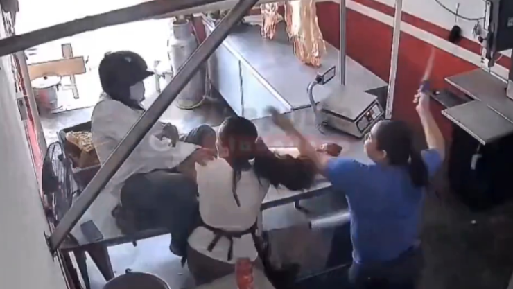 Mujeres frustran asalto en carnicería.