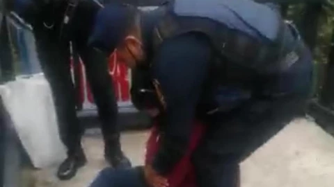 policías asisten.jpg