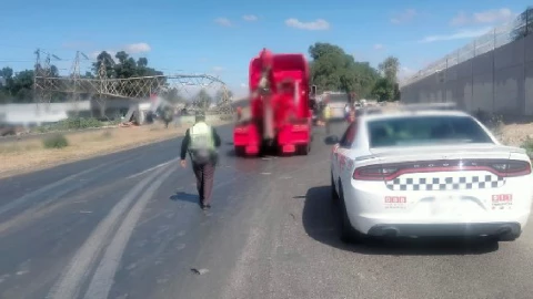La mañana de este domingo 25 de junio se registó un aparatoso accidente en la carretera Texcoco-Lechería.