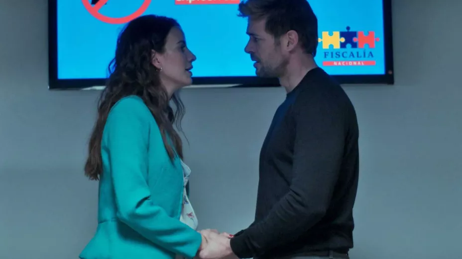 CAFÉ CON AROMA DE MUJER NOTA 81.jpg