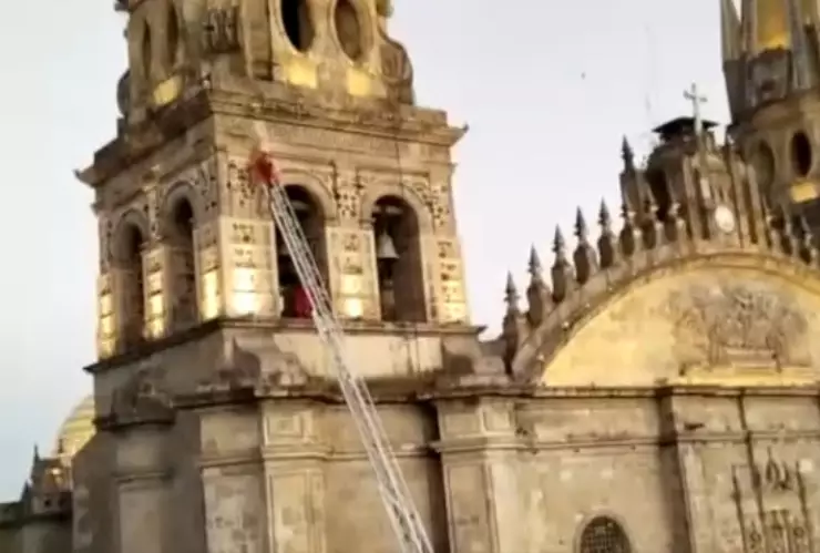 rama provoca caida de cantera.jpg