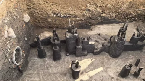 Muelle y canal navegable debajo de la avenida Chapultepec