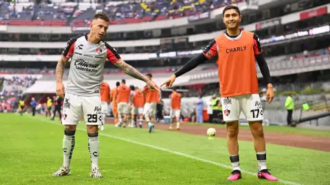 Festejo de huevo Lozanao a su gol ante Cruz Azul