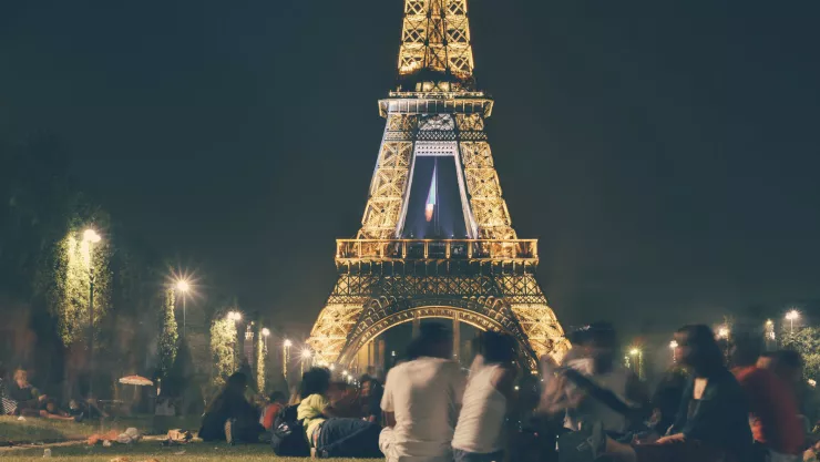 6. Se pensó que la Torre Eiffel solo estaría en París por 20 años, pero mas tarde el ejército y gobierno de Francia la ocuparon como antena de comunicaciones.