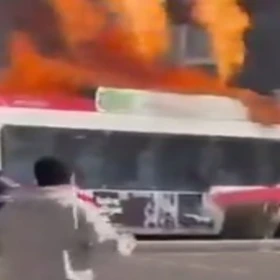 ¡Video de la tragedia! Choque entre autobuses en Canadá deja 3 muertos; unidades quedan envueltas en.jpg