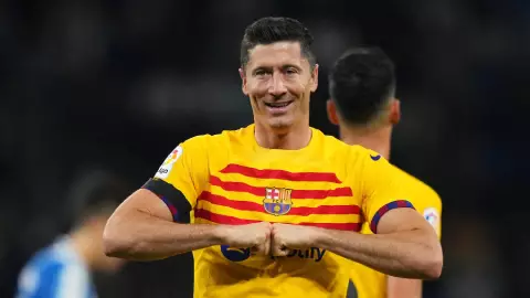 Robert Lewandowski celebrando un gol con el Barça