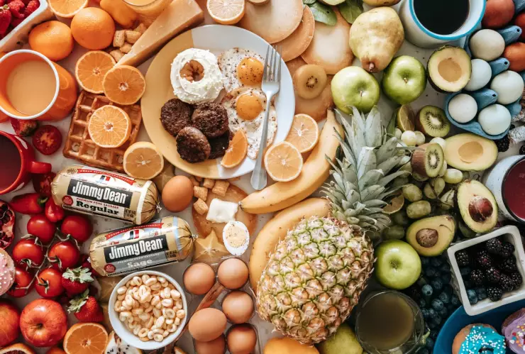 ¿Qué no debes comer en la noche para dormir bien?