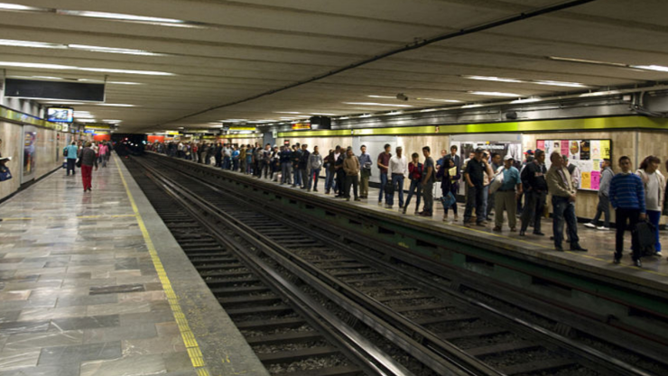 Un hombre se arrojó a las vías de la estación Balderas de la Línea 3 del Metro CDMX este sábado 10 de junio de 2023.