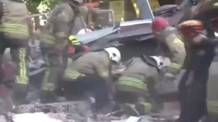 Se derrumba edificio en Turquía; hay muertos y heridos _ VIDEO.jpg