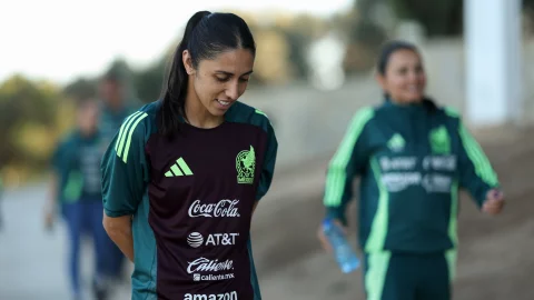 Itzel González con México Femenil.jpg