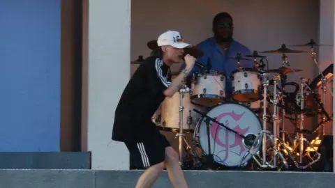 Peso Pluma el invitado especial de Becky G en Coachella 2023 2.jpg