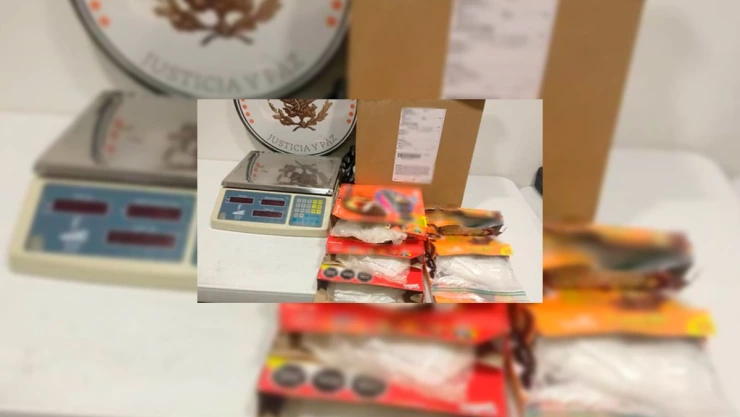 Localizan tres kilos de droga en dulces mexicanos