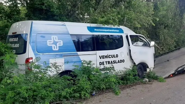 Ambulancia de traslado de Maxcanú sufre accidente vial