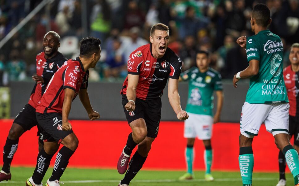 Julio Furch gol León.