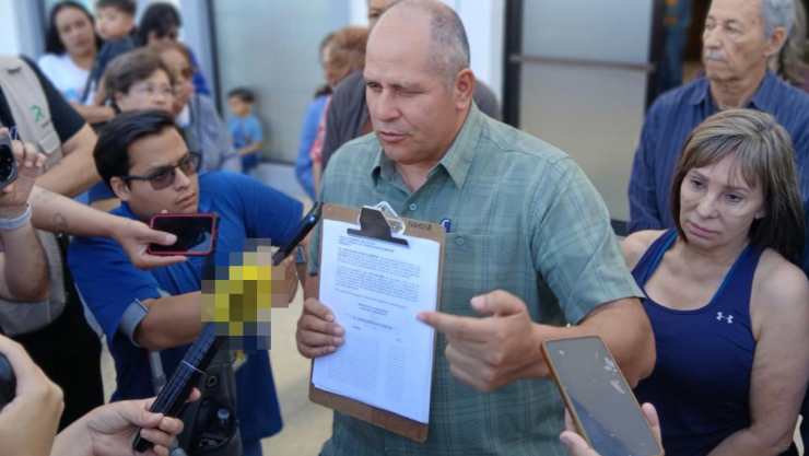 Yox Holding Chihuahua.jpg