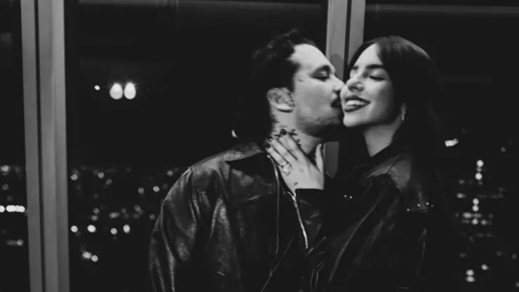 Ángela Aguilar muestra en redes sociales el cuadro que Christian Nodal le pintó