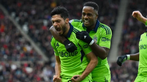 Raúl Jiménez entre las leyendas de la Premier League