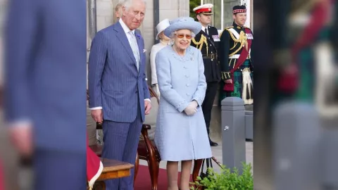 El Príncipe Carlos hereda el trono tras muerte de la Reina Isabel.