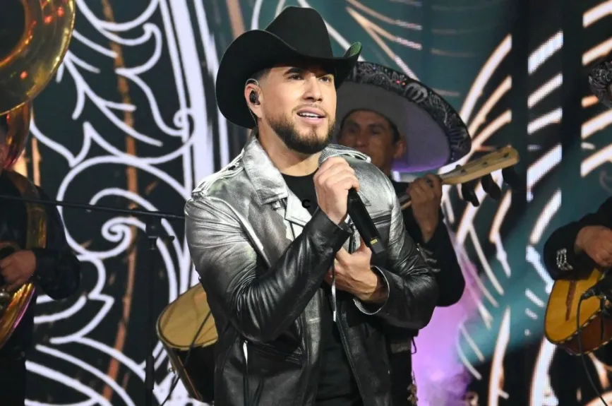 La noche no podía terminar sin la interpretación de El Bebeto, quien con su dulce voz nos deleitó con su canción “Seremos”, cerrando con broche de oro el bloque musical del Cuarto Concierto de La Academia 2024.