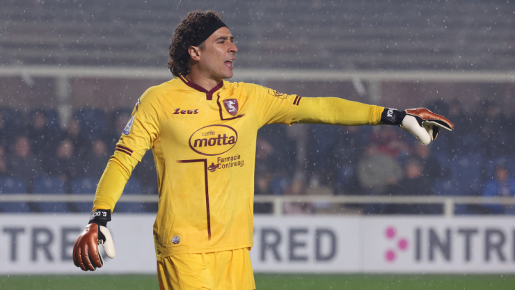 Guillermo Ochoa en el Salernitana