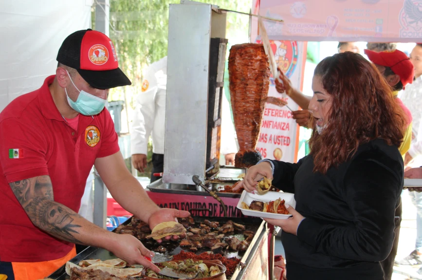 Todos nuestros voluntarios agradecen su enorme apoyo y comida.