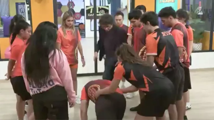 alumno de La Academia se desmaya en vivo durante un ensayo.jpg