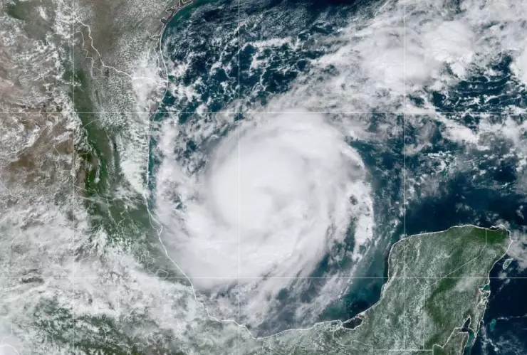 ÚLTIMA HORA_ Huracán Milton se intensifica a categoría 2 mientras se dirige a la costa de Yucatán