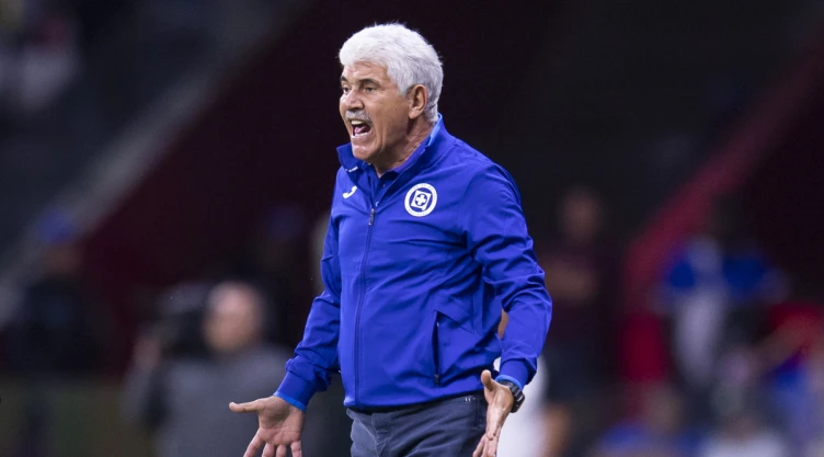 Tuca Ferretti, técnico del Cruz Azul