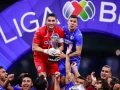 Jesús Corona levanta el t´ítulo de Liga MX con Cruz Azul