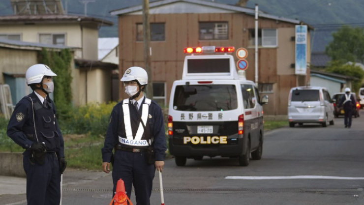 un hombre se atrincheró tras asesinar a 3 personas en Japón y herir a una más.