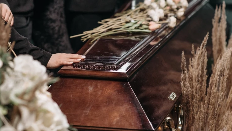 funeral abuela Tinder