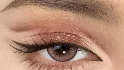 Los ojos rasgados lucen más redondos con el efecto halo eyes