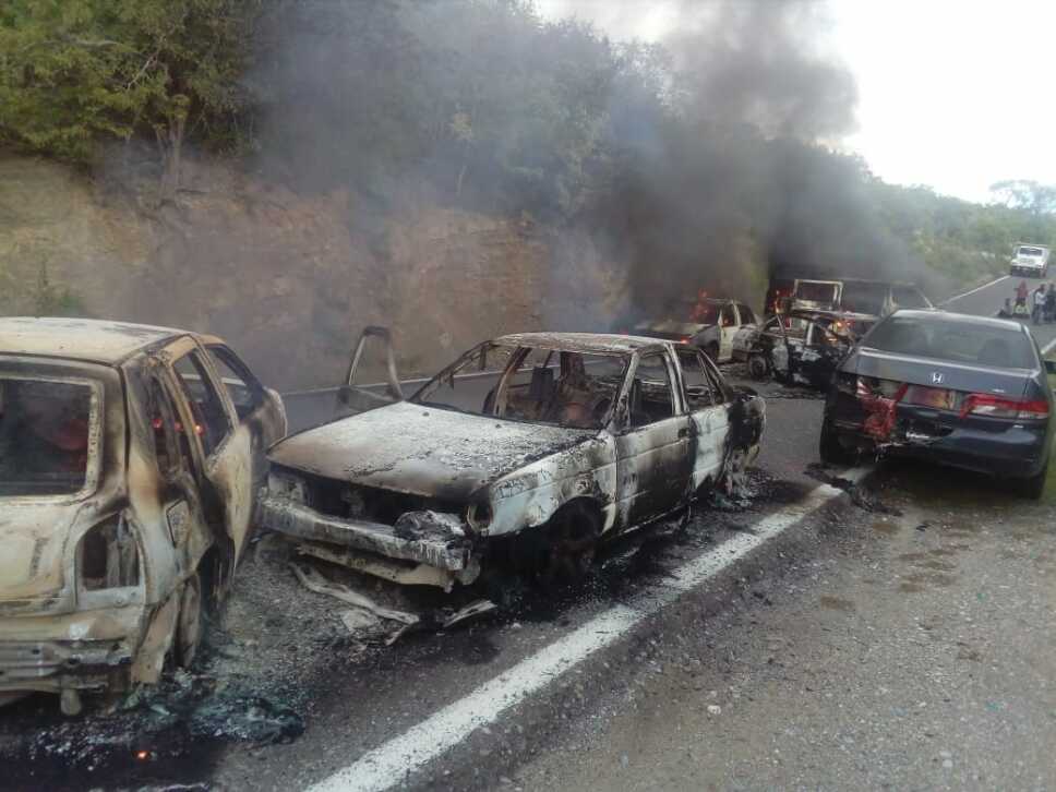 AUTOS QUEMADOS 1