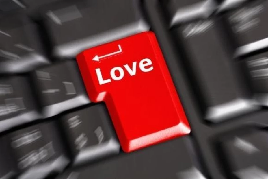 Internet se ha convertido en el nuevo cupido del siglo XXI