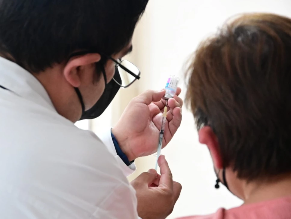 Inicia vacunación contra la influenza