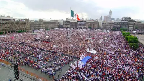 Marcha de AMLO en el Zócalo