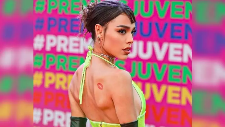 Danna Paola.- 