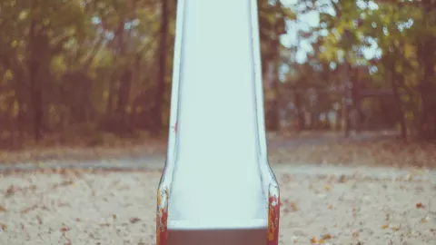 FOTO Niña de 5 años muere al caer de una resbaladilla en un kínder