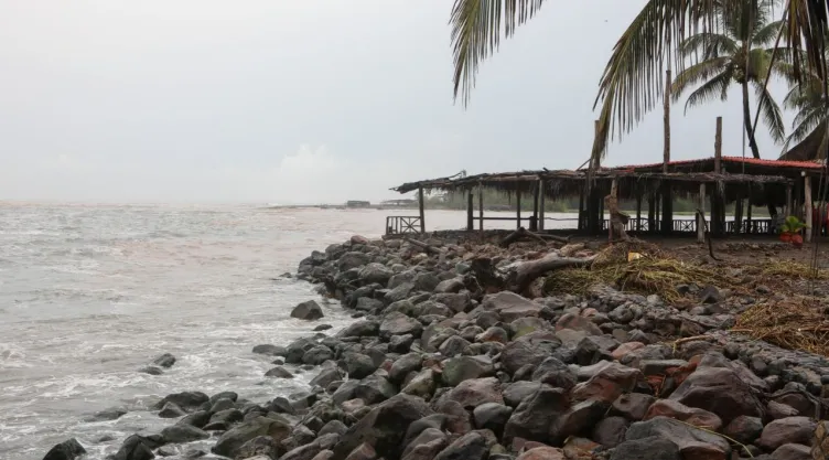 Huracán ‘Trudy’ hoy: Trayectoria EN VIVO y estados afectados por intensas lluvias y oleaje