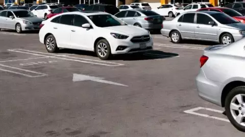 ¡Tragedia! Hombre asesina a su exnovia en estacionamiento de plaza comercial; esto se sabe
