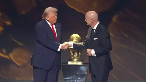 Trump recibe en Premio de la Paz de la FIFA