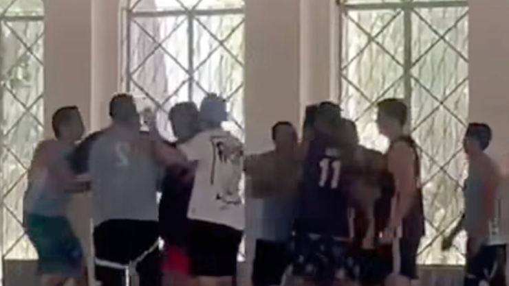 Pelea en el gimnasio Nayo Revilla