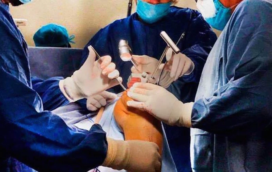 Cirugía prótesis de rodilla en BCS