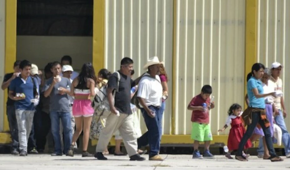 Padres de familia de los 43 normalistas desaparecidos de la escuela Normal de Ayotzinapa se reunieron con autoridades federales