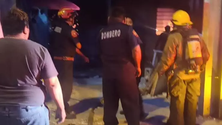 Se registra fuerte incendio en predio de Umán; así quedó la vivienda.